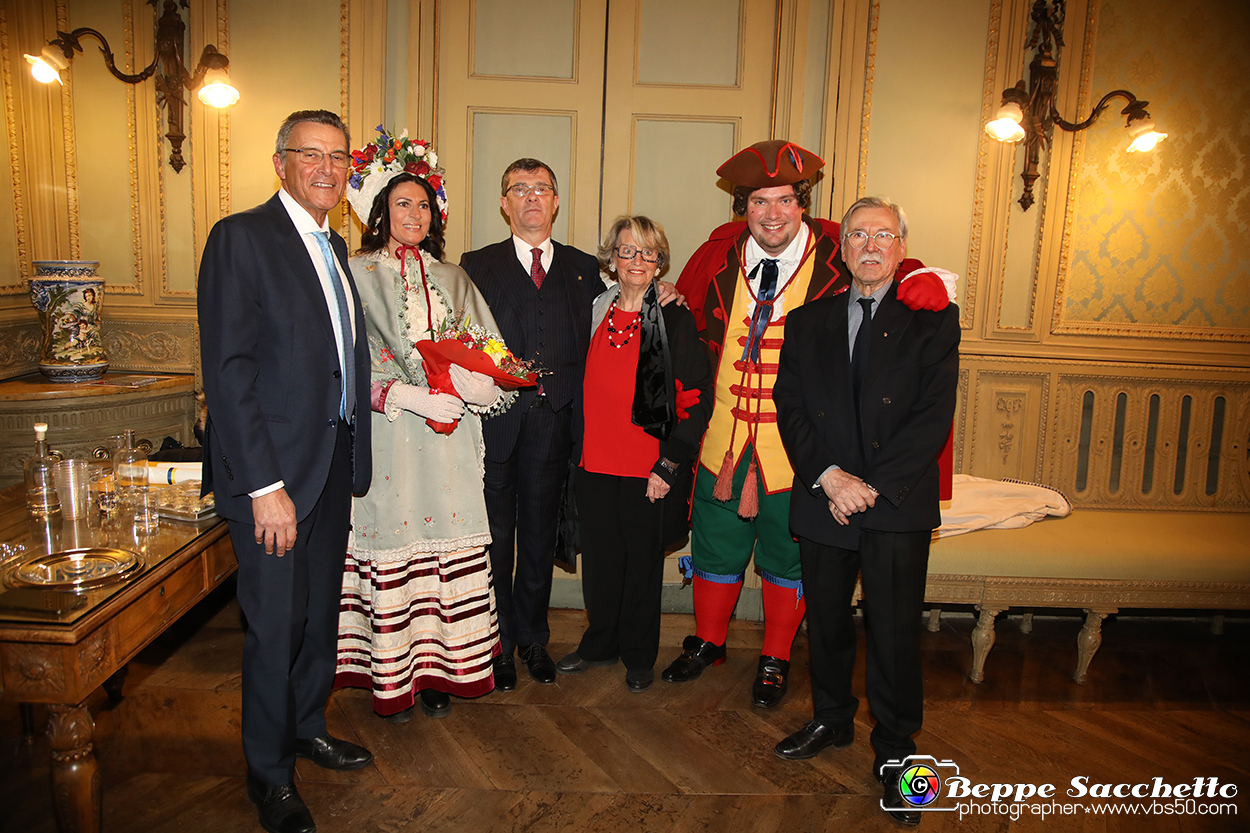 VBS_3721 - Investitura Ufficiale Gianduja e Giacometta Famija Turineisa - Carnevale di Torino 2024.jpg